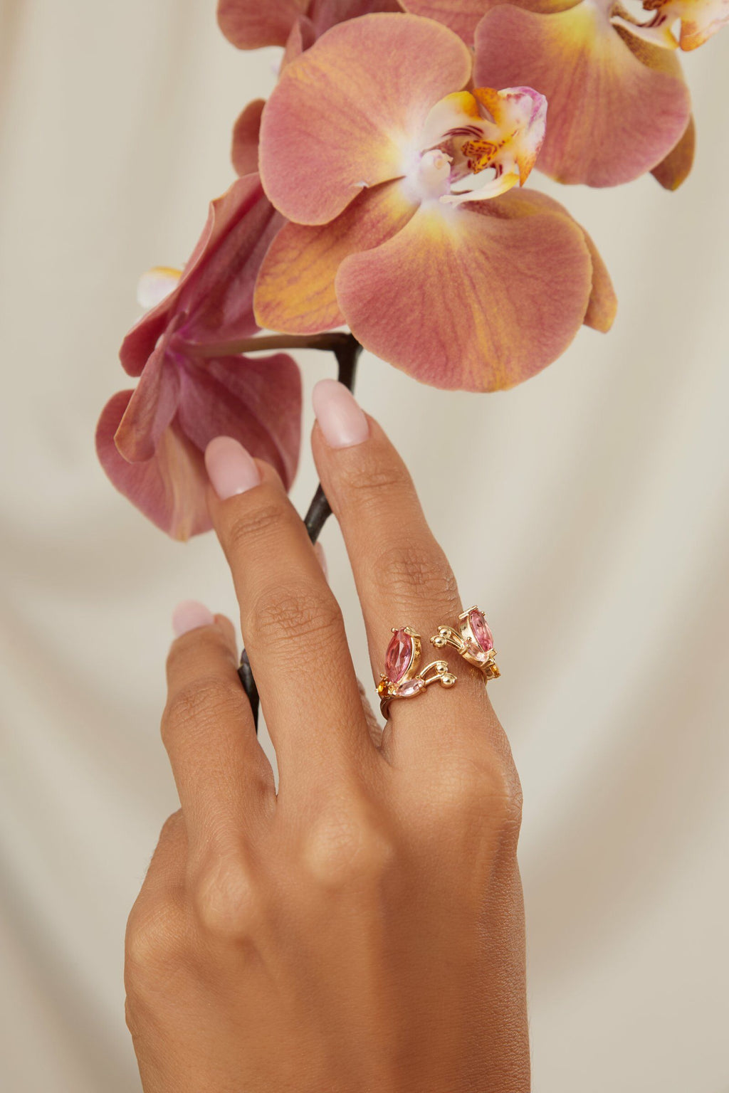 Gold-Plated Ring with Pink Zirconia Gemnstone